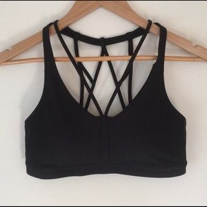 Under Armour Strappy Sports Bra Size Medium